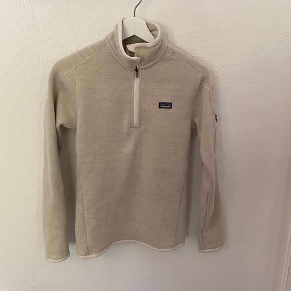 Patagonia Tops - Patagonia fleece beige